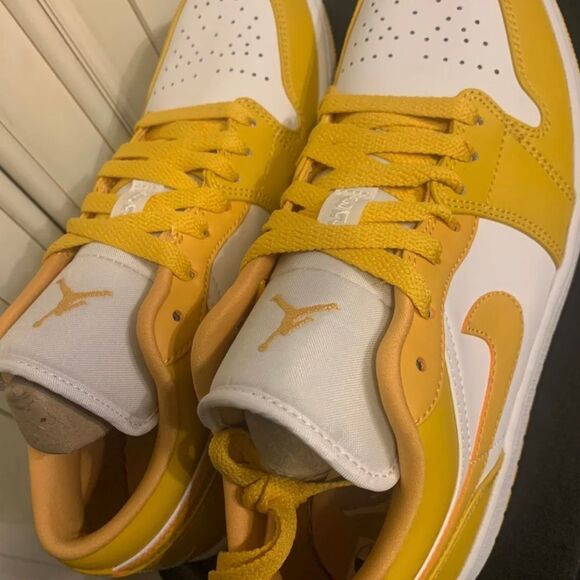 AIR JORDAN 1 LOW POLLEN 553558-171 Sz 8.5 - Picture 4 of 11